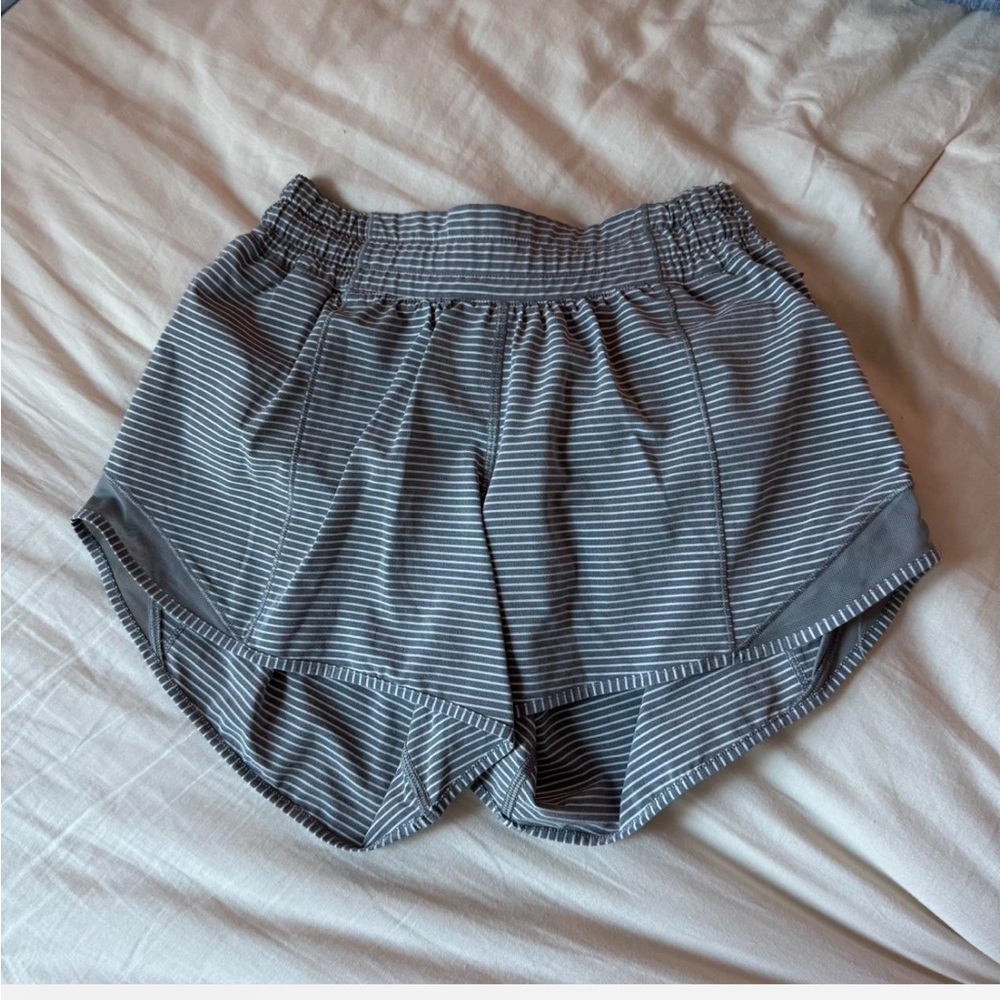 Lululemon Gray and white striped Hotty hots